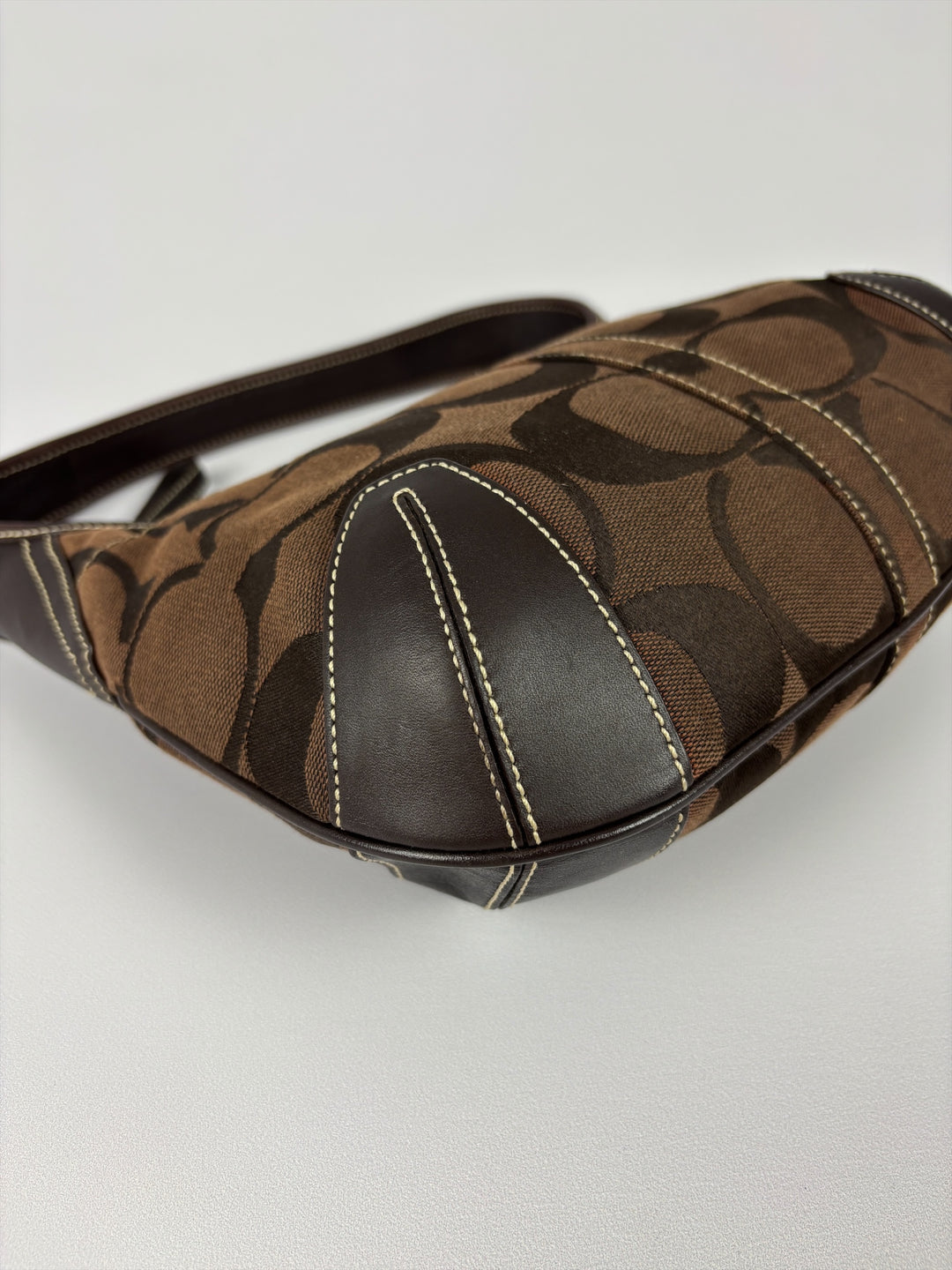 Coach Signature Ergo Hobo Shoulder Bag in Braun, Detailansicht 8