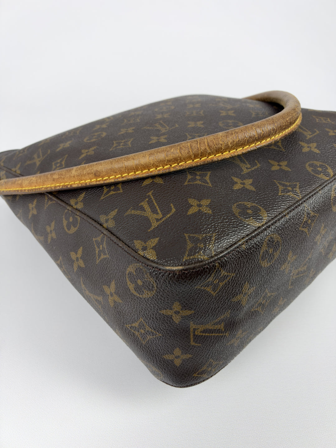 Louis Vuitton Monogram Looping GM Shoulder Bag in Braun, Detailansicht 8