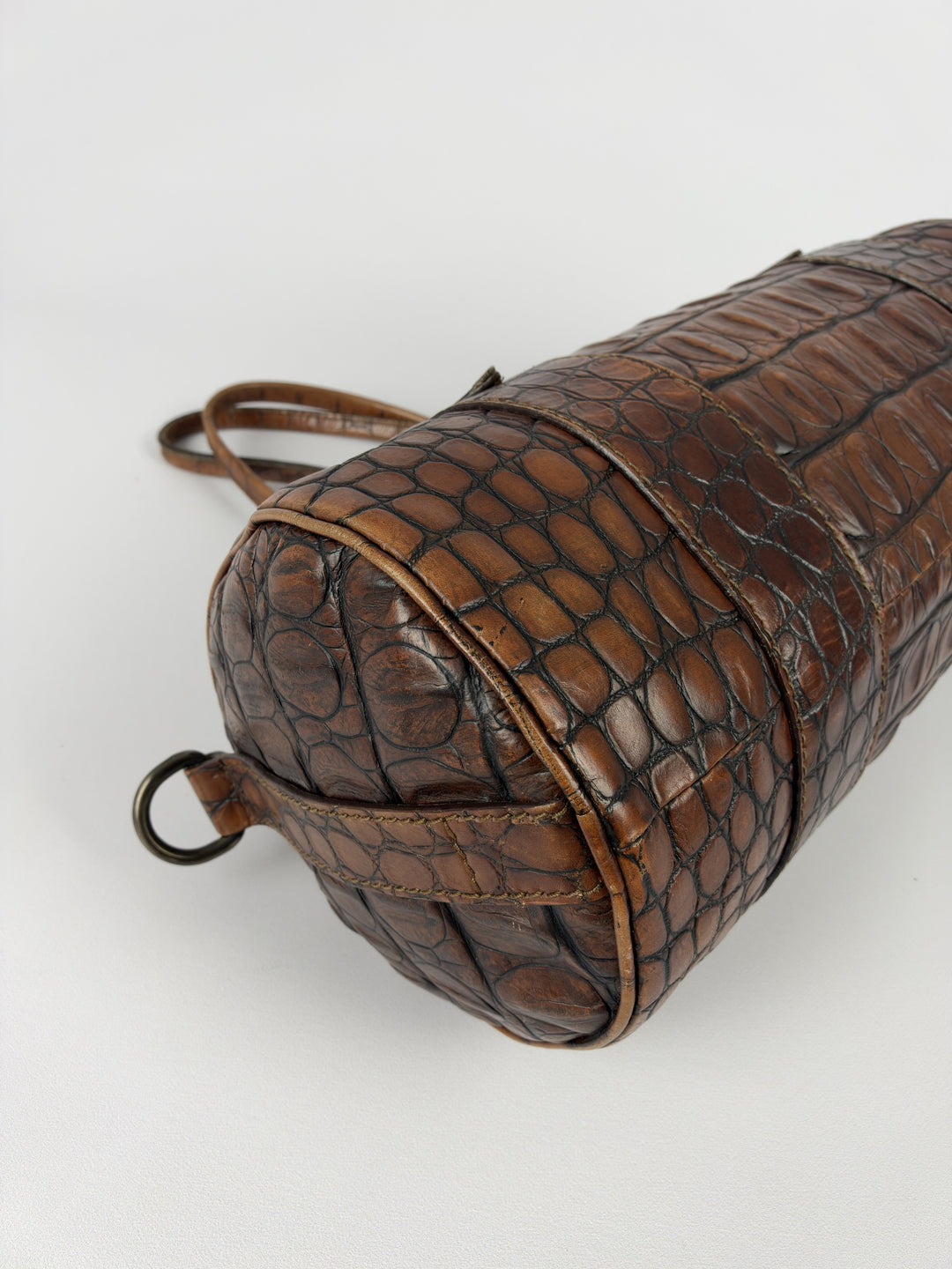 Miu Miu Archive Croc-Embossed Leather Barrel Shoulder Bag in Cognac/Braun, Detailansicht 9