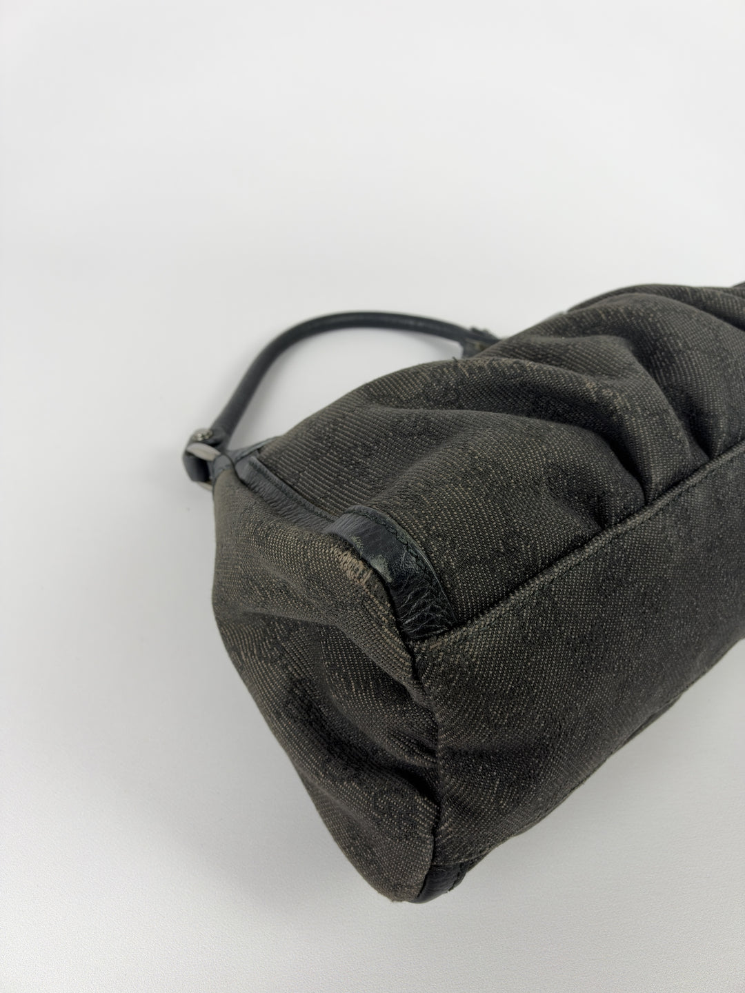 Gucci Abbey D-Ring Small Hobo Shoulder Bag in Anthrazit/Dunkelgrau, Detailansicht 9