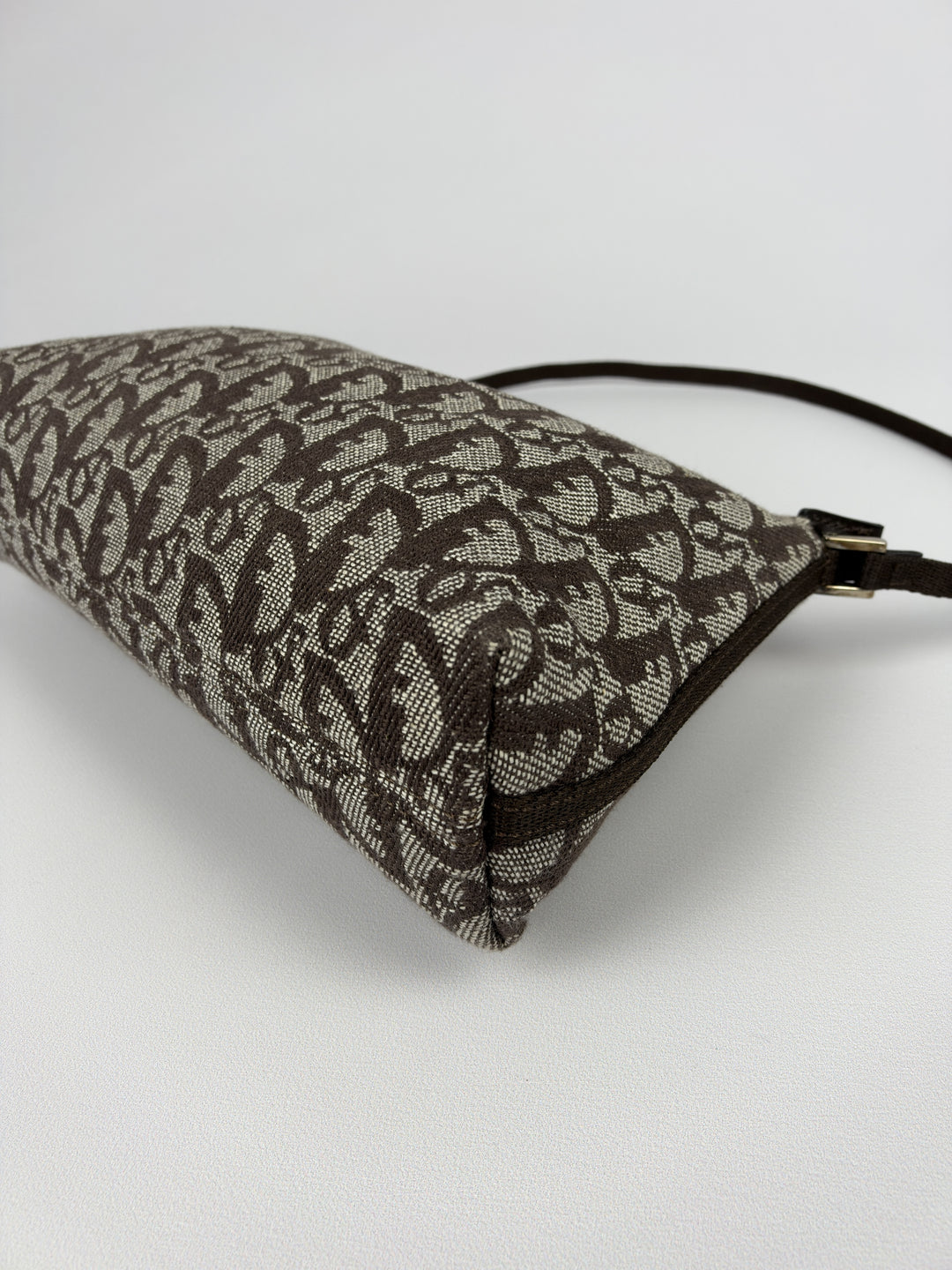 Dior Trotter Canvas Pochette Shoulder Bag in Braun/Beige, Detailansicht 10