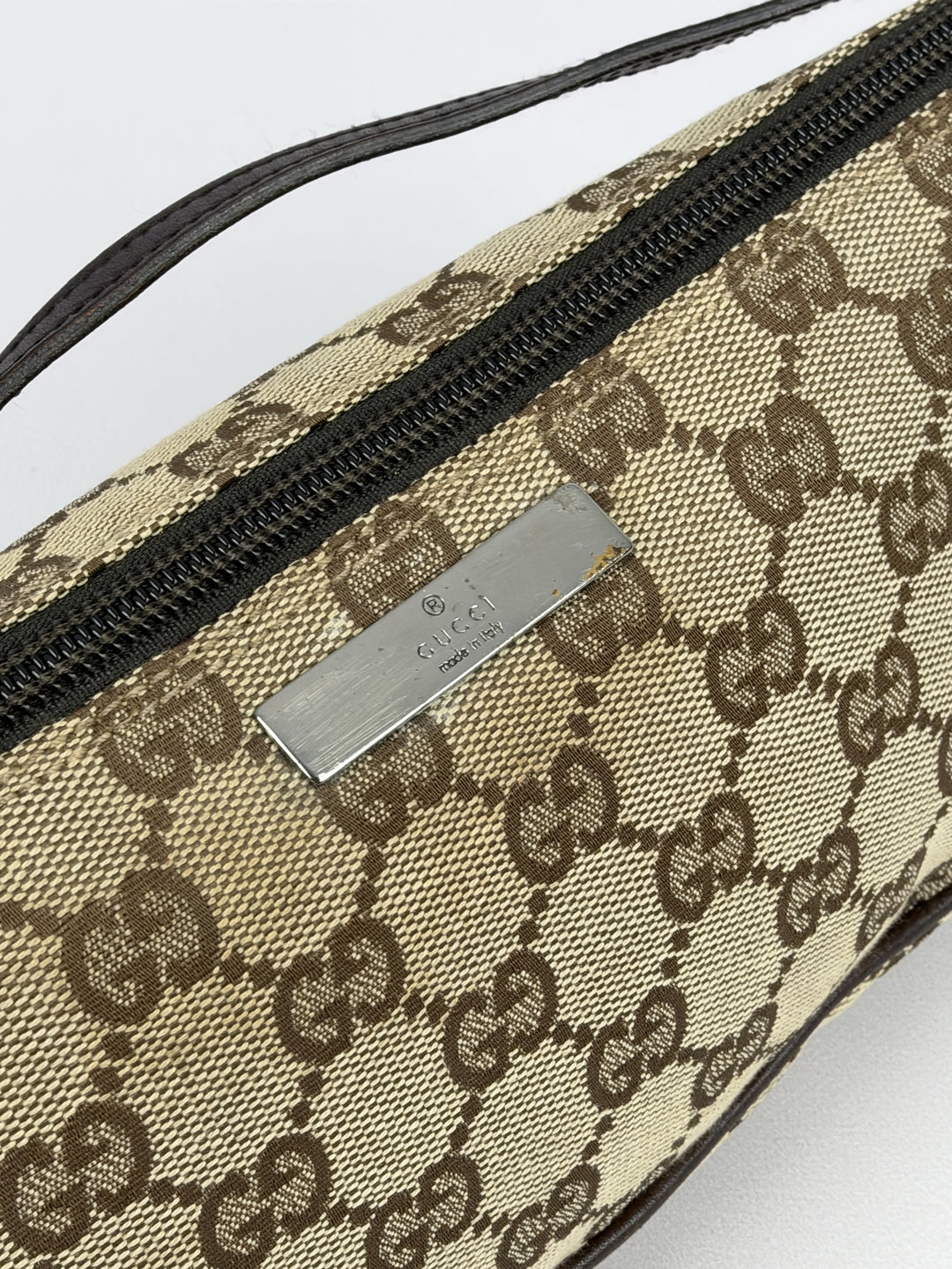 Gucci GG Canvas Boat Pochette in Beige/Braun, Detailansicht 10