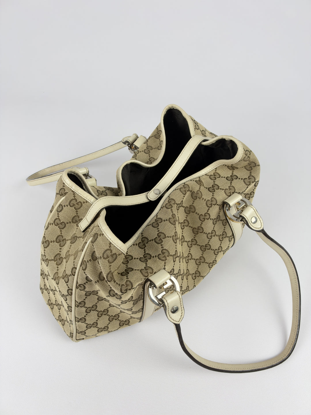 Gucci GG Canvas Twins Abbey Medium Tote Shoulder Bag in Beige/Ebenholz, Detailansicht 10