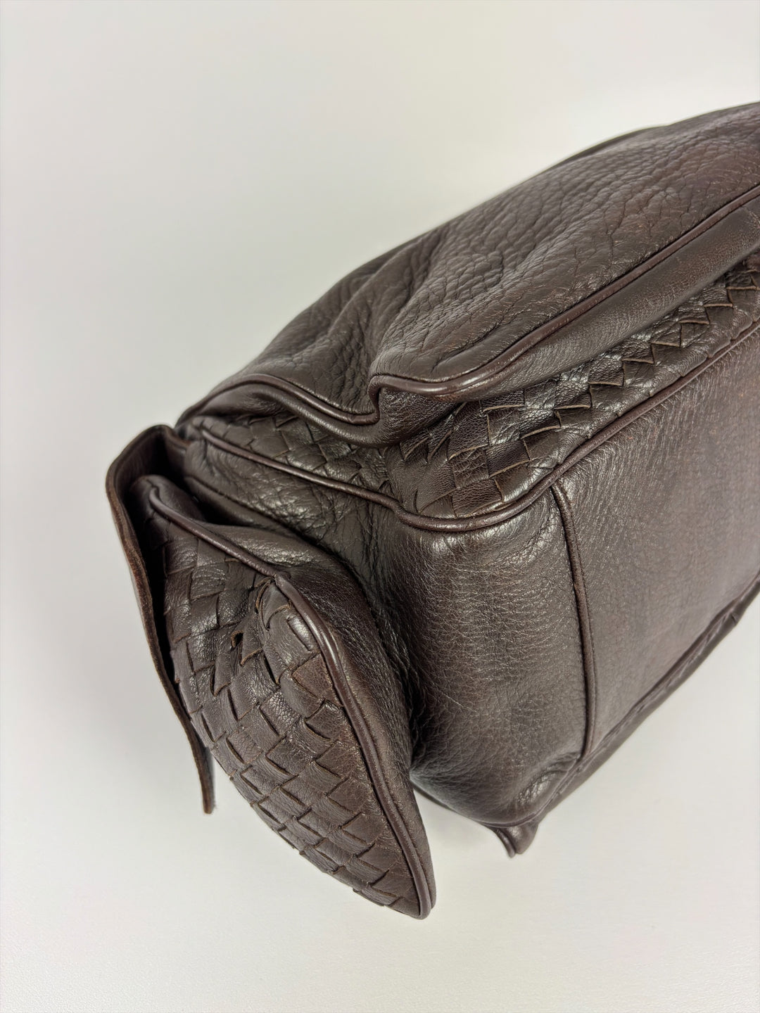 Bottega Veneta Intrecciato Cervo Leather Hobo Shoulder Bag in Dunkelbraun, Detailansicht 10