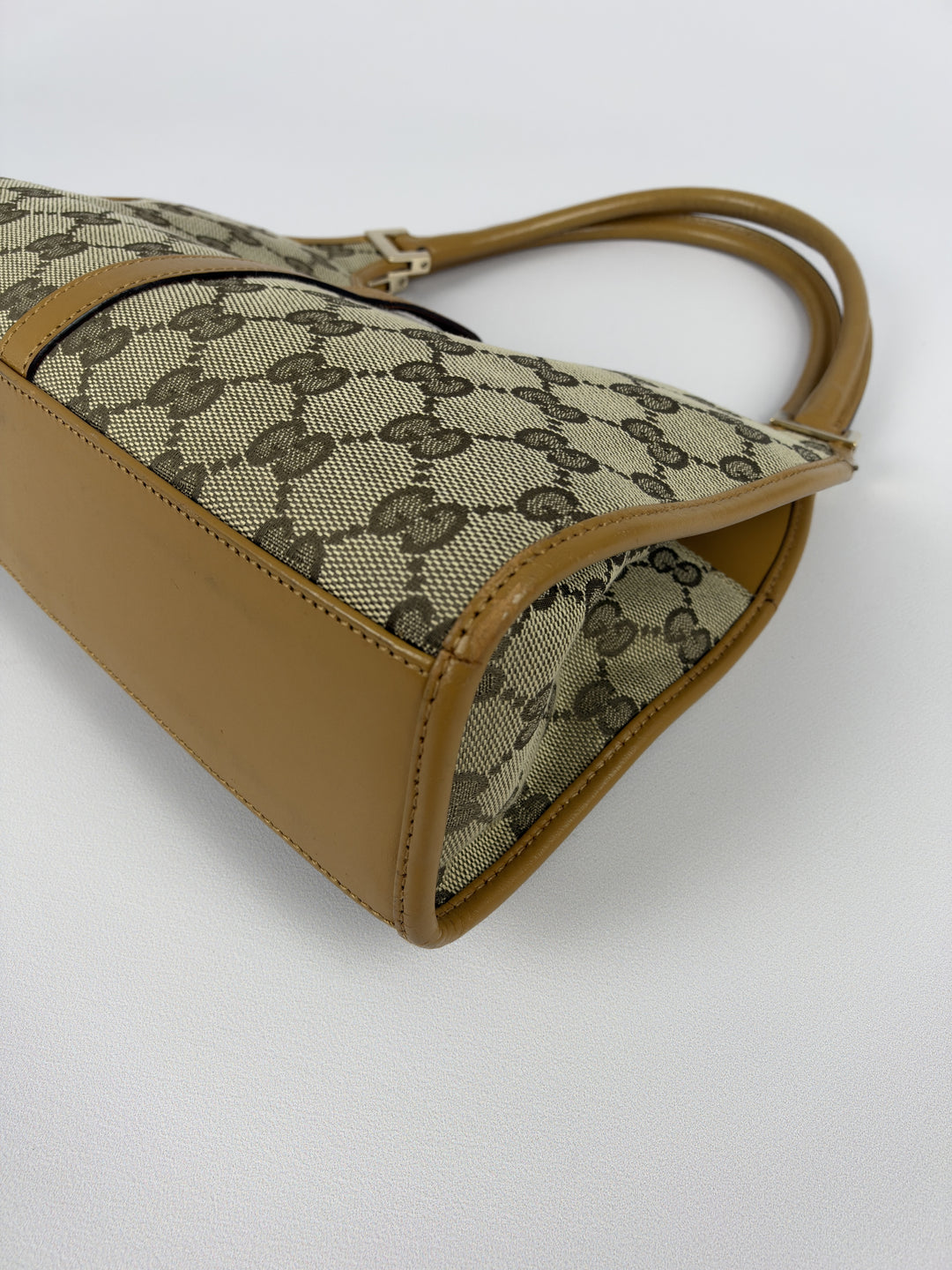 Gucci GG Canvas Jackie Shoulder Bag in Beige/Ebenholz, Detailansicht 10