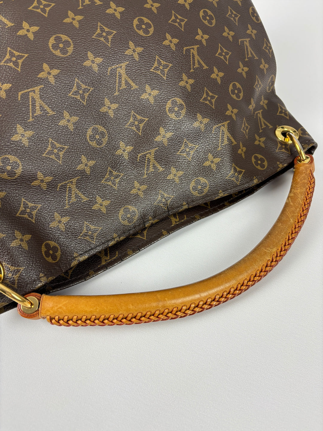 Louis Vuitton Monogram Artsy MM Shoulder Bag in Braun, Detailansicht 10