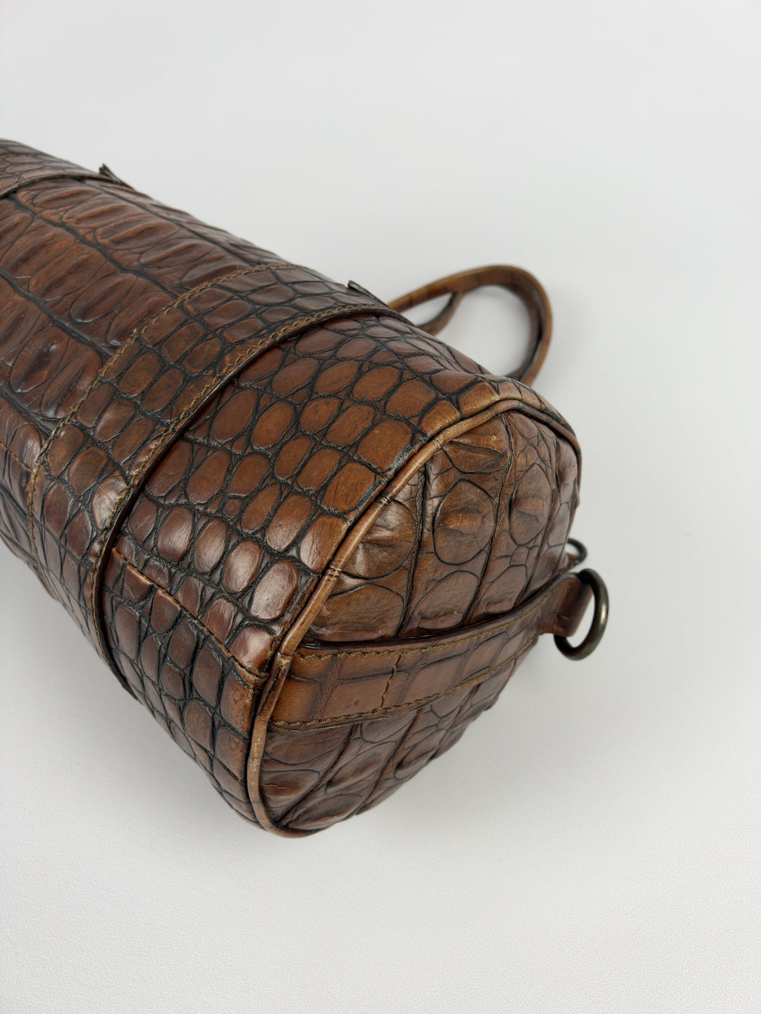 Miu Miu Archive Croc-Embossed Leather Barrel Shoulder Bag in Cognac/Braun, Detailansicht 10