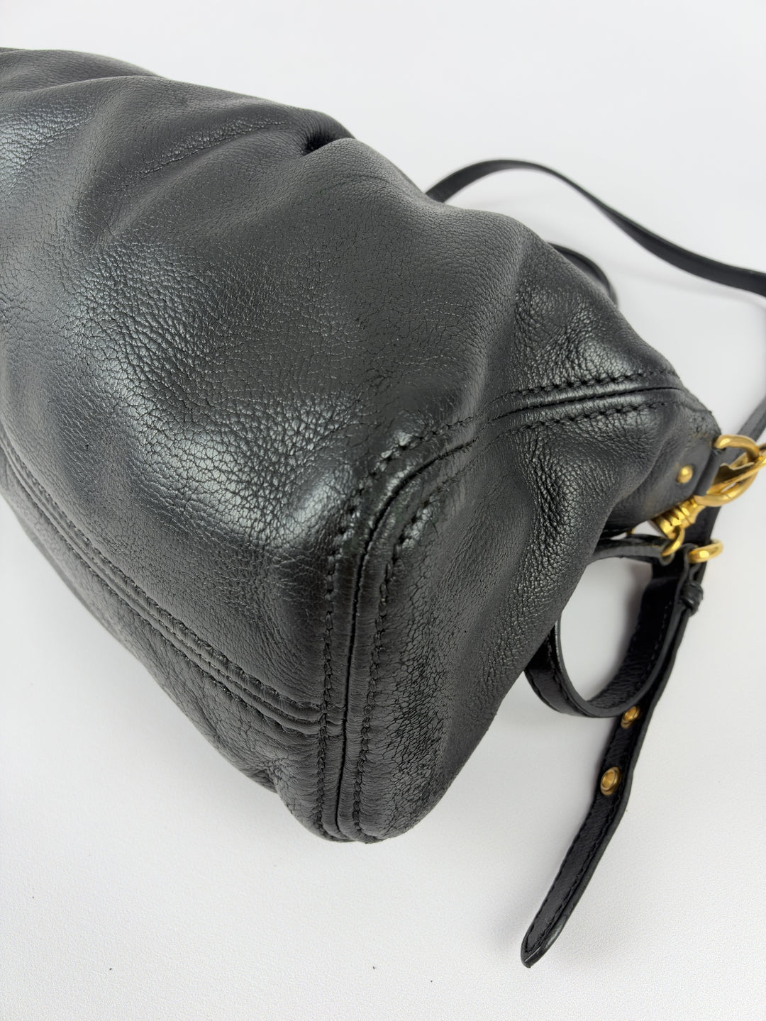 Miu Miu Cervo Shine Leather Shopping Tote Shoulder Bag in Schwarz, Detailansicht 11
