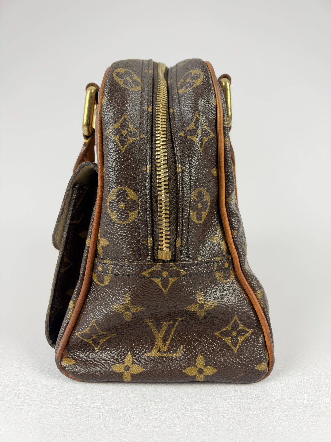 Louis Vuitton Monogram Manhattan PM in Braun, Detailansicht 10