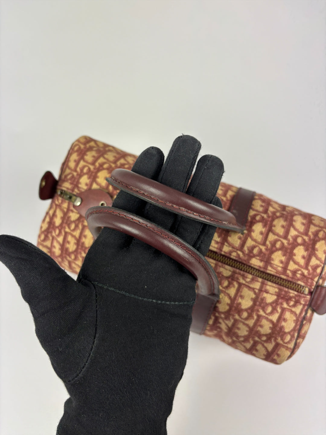 Christian Dior Vintage Oblique Canvas Small Boston Handbag in Bordeaux/Beige, Detailansicht 11