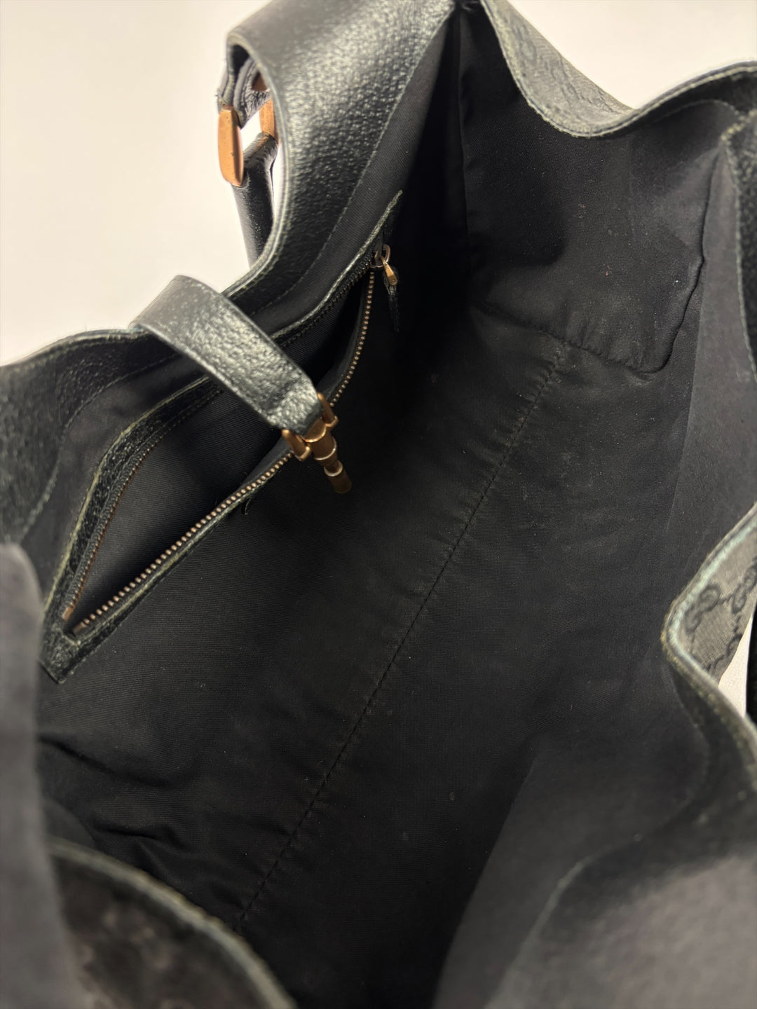 Gucci GG Canvas Jackie Bardot Hobo Shoulder Bag in Schwarz, Detailansicht 12