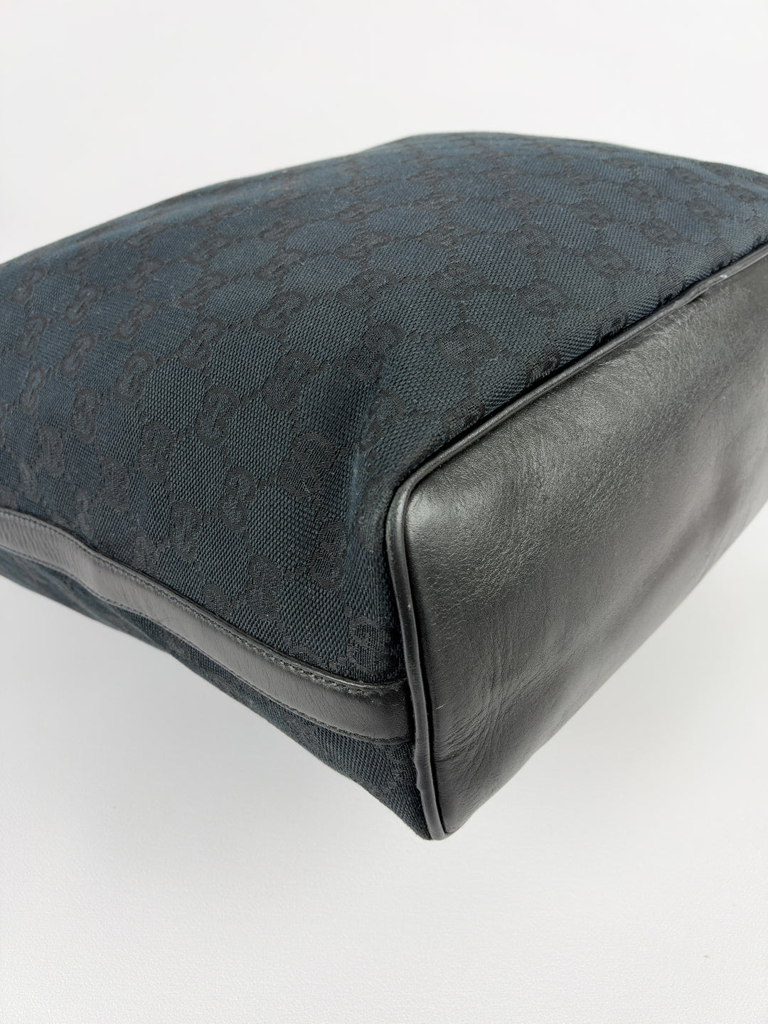 Gucci GG Canvas Hobo Shoulder Bag in Schwarz, Detailansicht 12