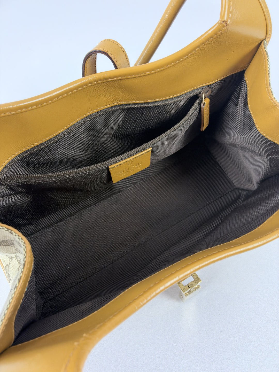 Gucci GG Canvas Jackie Shoulder Bag in Beige/Ebenholz, Detailansicht 12