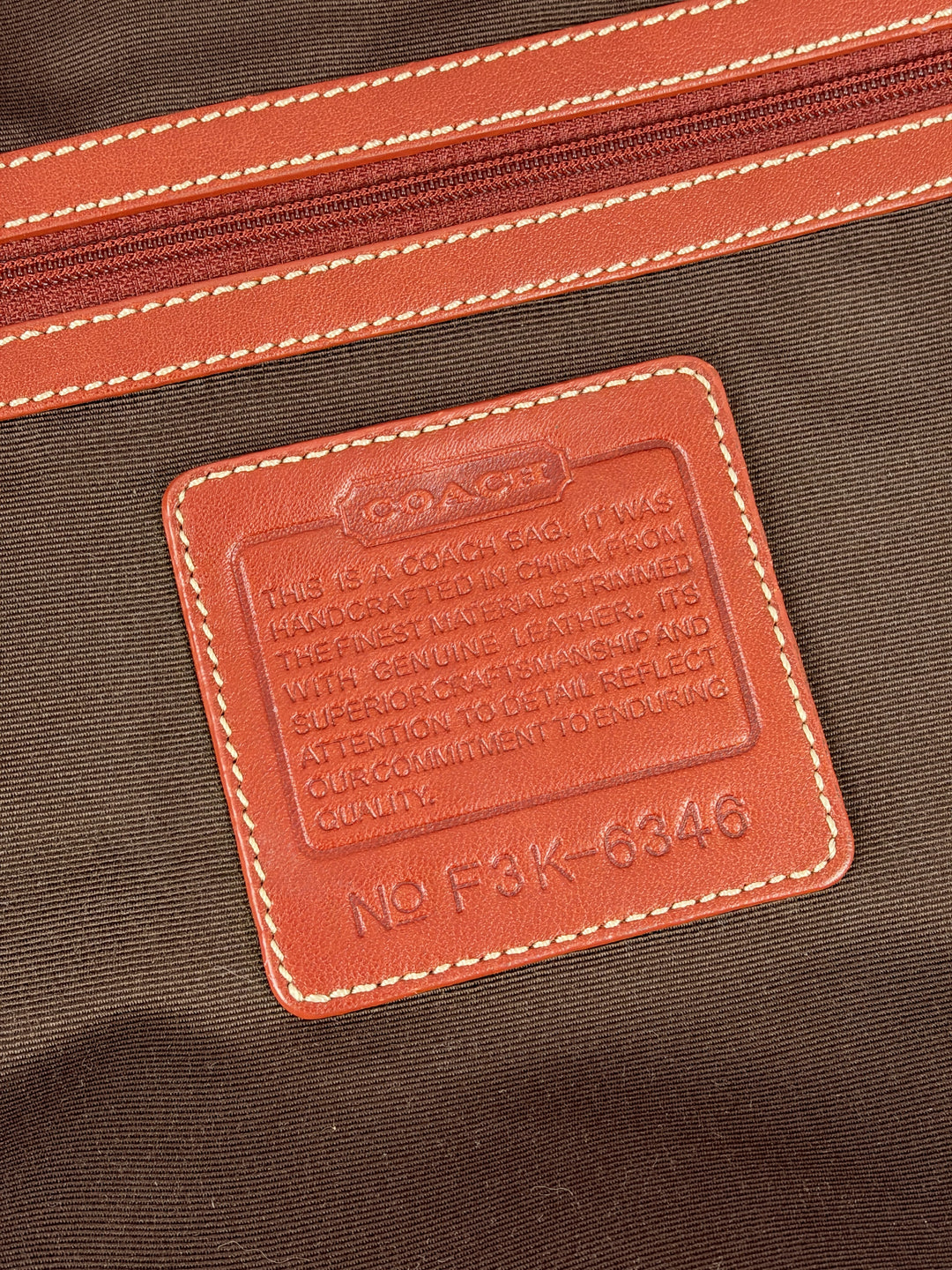 Coach Signature Suede Trim Hobo Shoulder Bag in Khaki/Braun, Detailansicht 12
