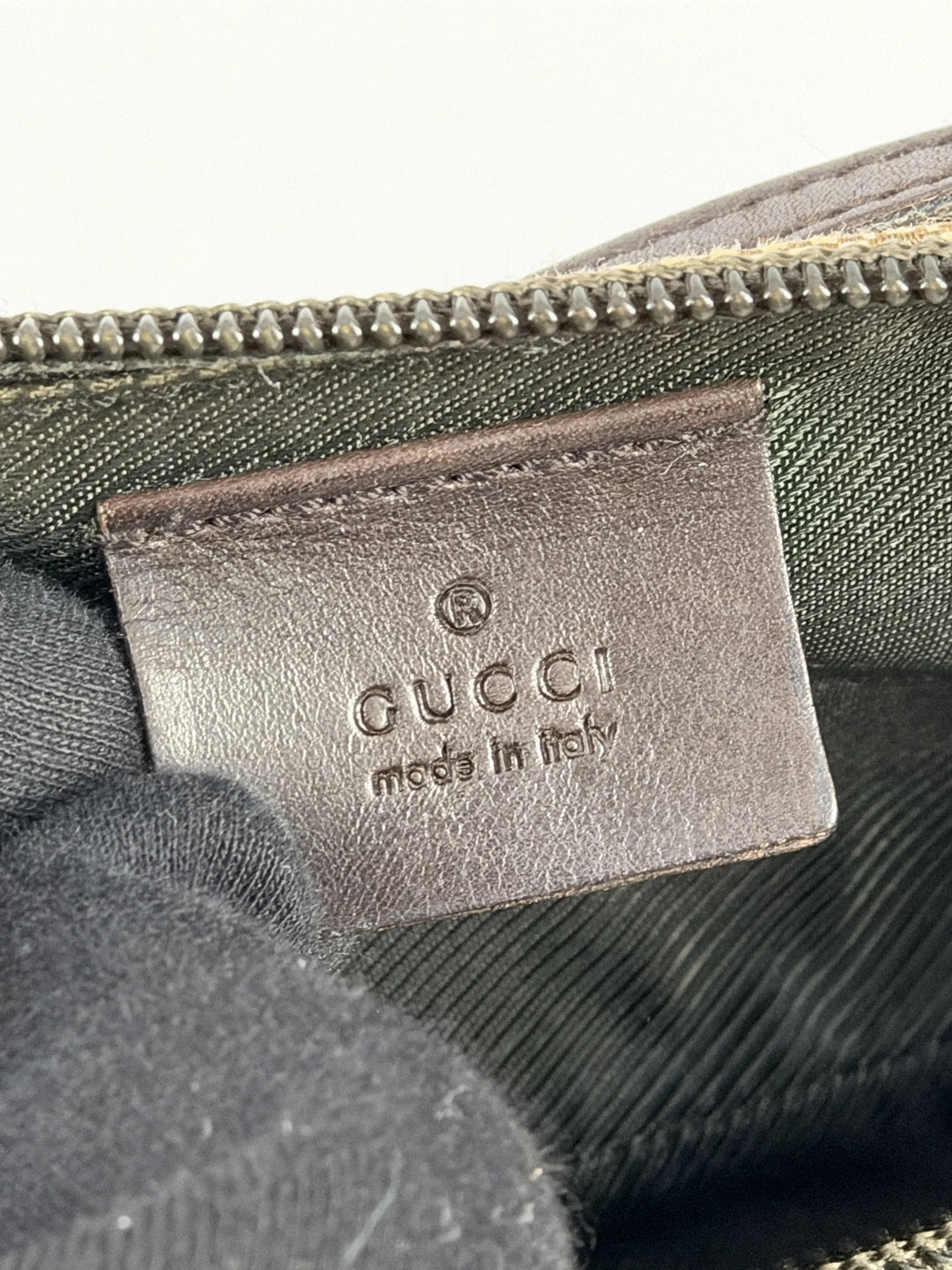 Gucci GG Canvas Boat Pochette in Beige/Braun, Detailansicht 13