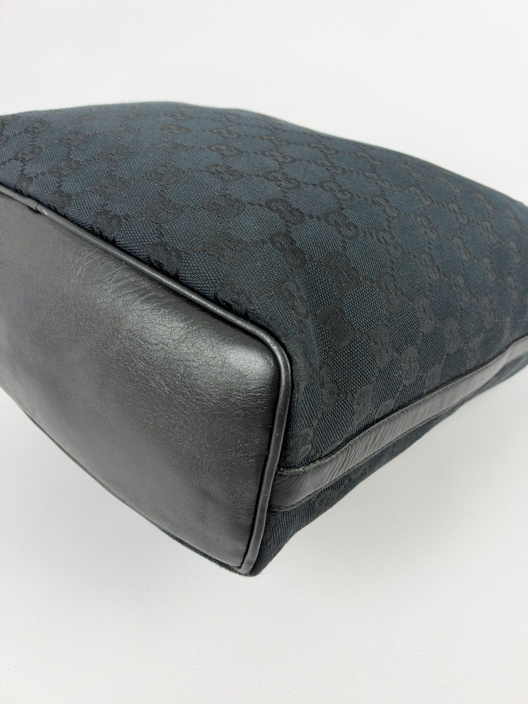 Gucci GG Canvas Hobo Shoulder Bag in Schwarz, Detailansicht 13