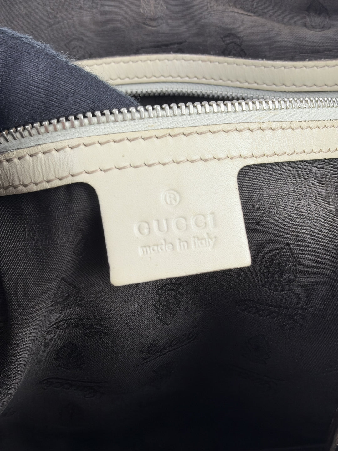 Gucci GG Canvas Twins Abbey Medium Tote Shoulder Bag in Beige/Ebenholz, Detailansicht 13