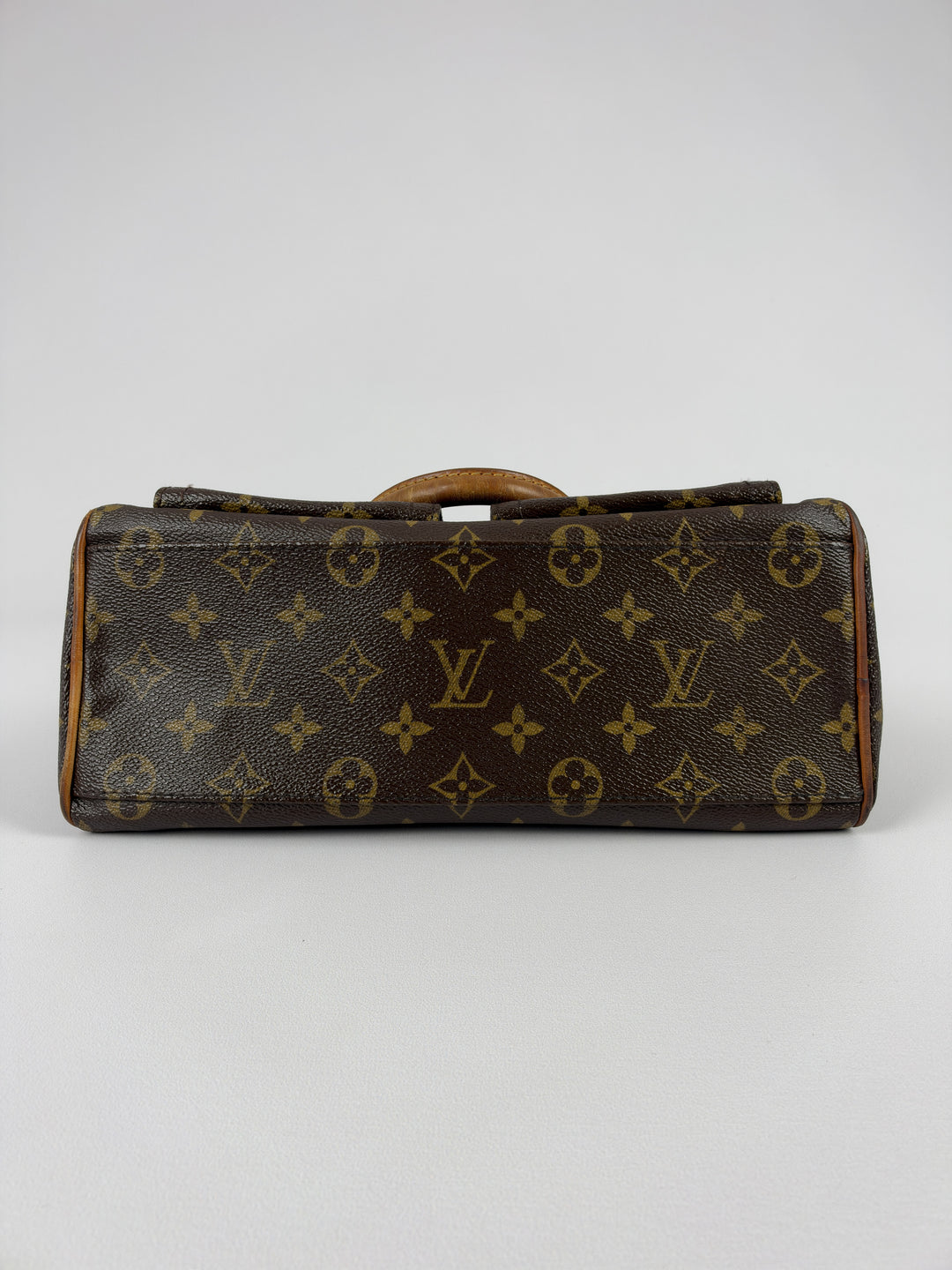 Louis Vuitton Monogram Manhattan PM in Braun, Detailansicht 12