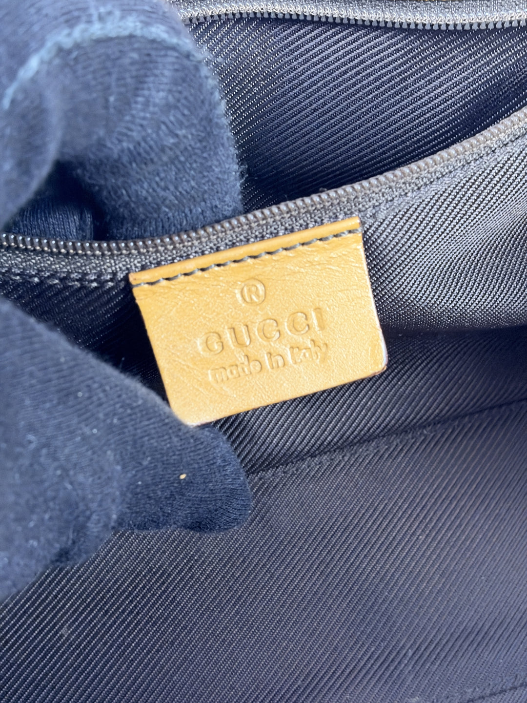 Gucci GG Canvas Jackie Shoulder Bag in Beige/Ebenholz, Detailansicht 13