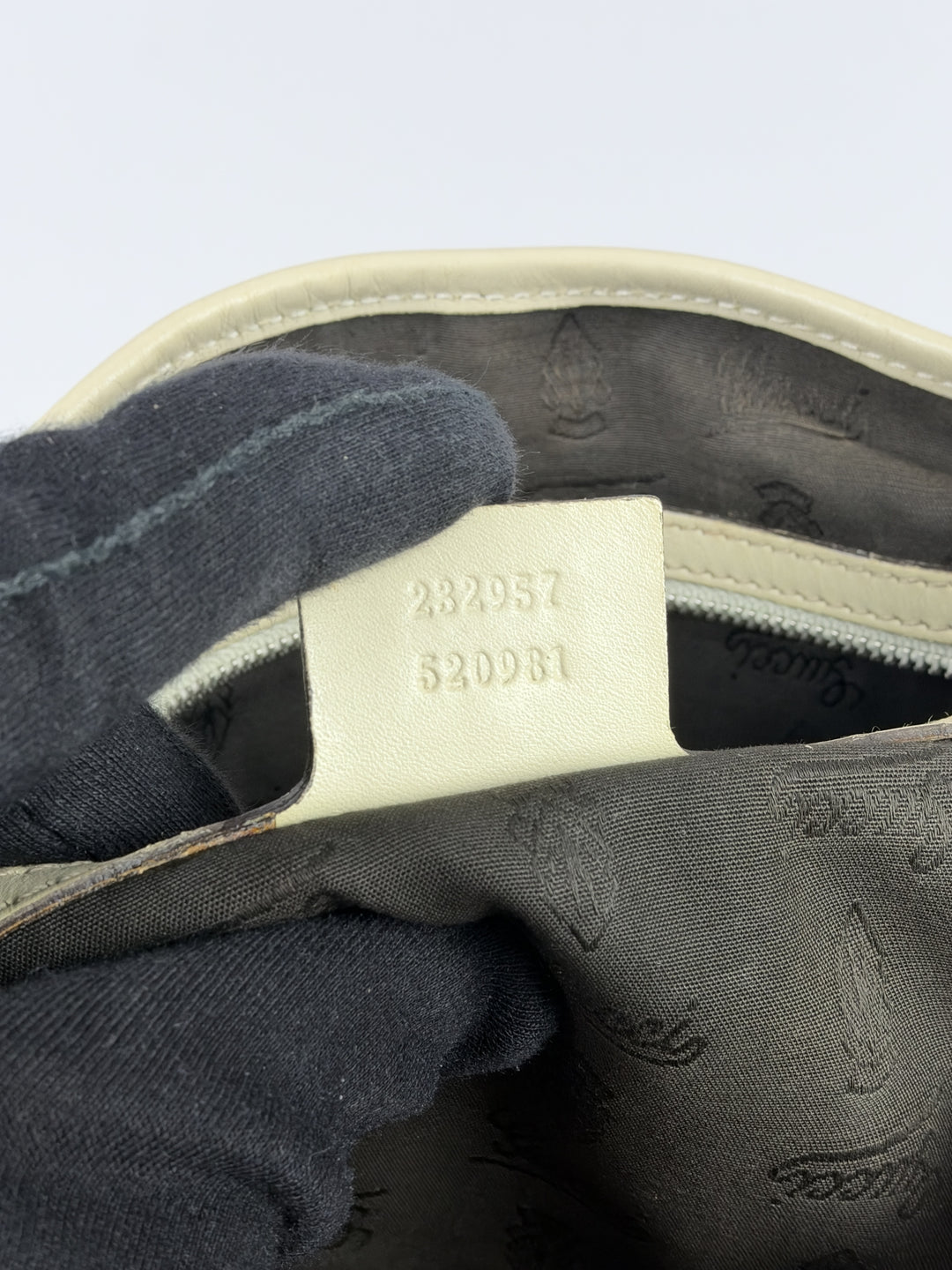 Gucci GG Canvas Twins Abbey Medium Tote Shoulder Bag in Beige/Ebenholz, Detailansicht 14