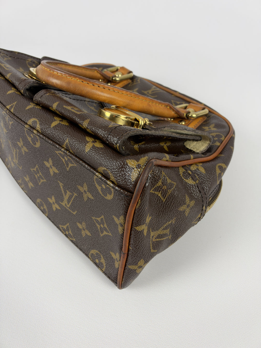 Louis Vuitton Monogram Manhattan PM in Braun, Detailansicht 13