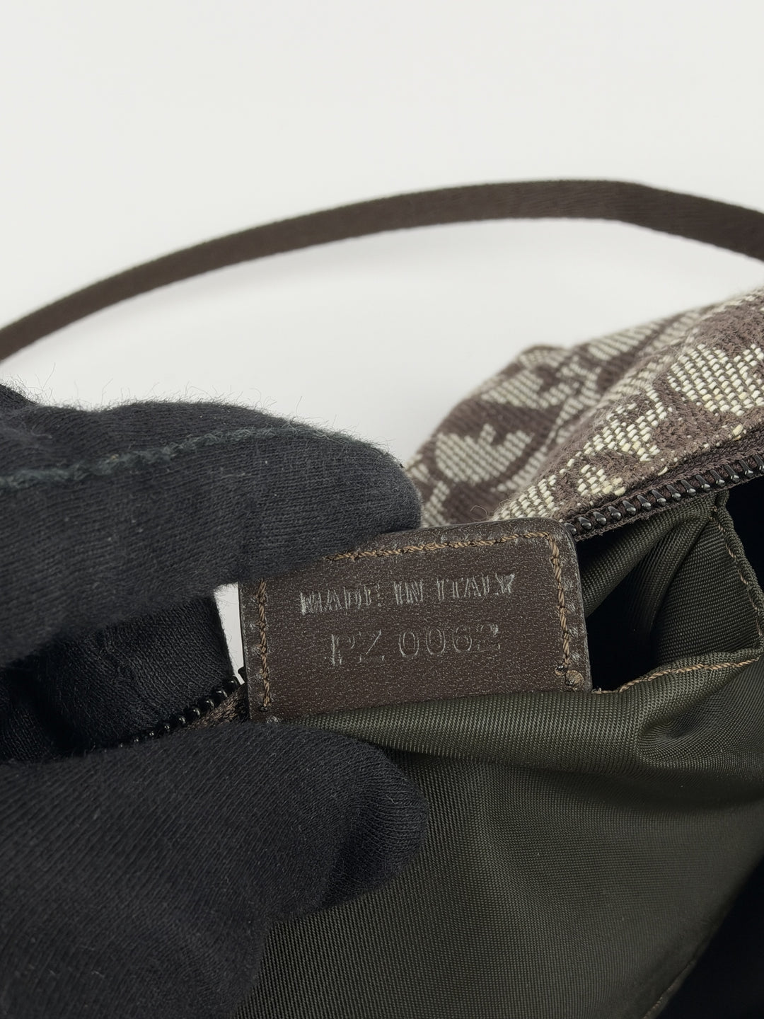 Dior Trotter Canvas Pochette Shoulder Bag in Braun/Beige, Detailansicht 15