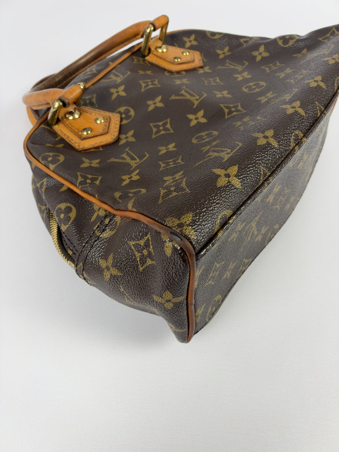 Louis Vuitton Monogram Manhattan PM in Braun, Detailansicht 14