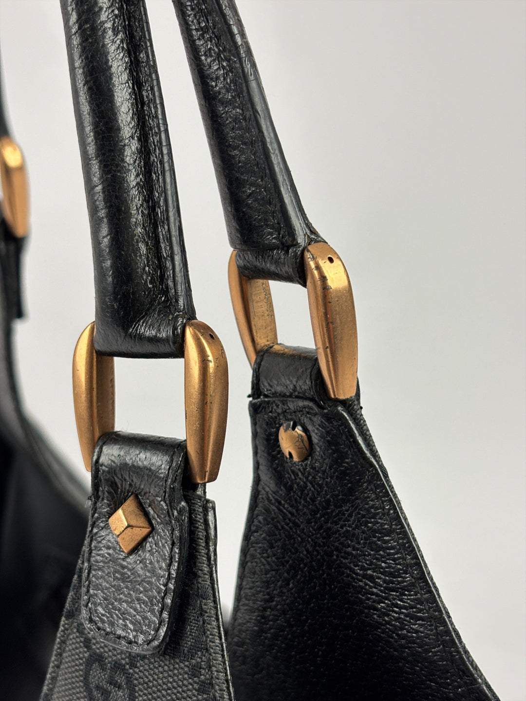 Gucci GG Canvas Jackie Bardot Hobo Shoulder Bag in Schwarz, Detailansicht 16