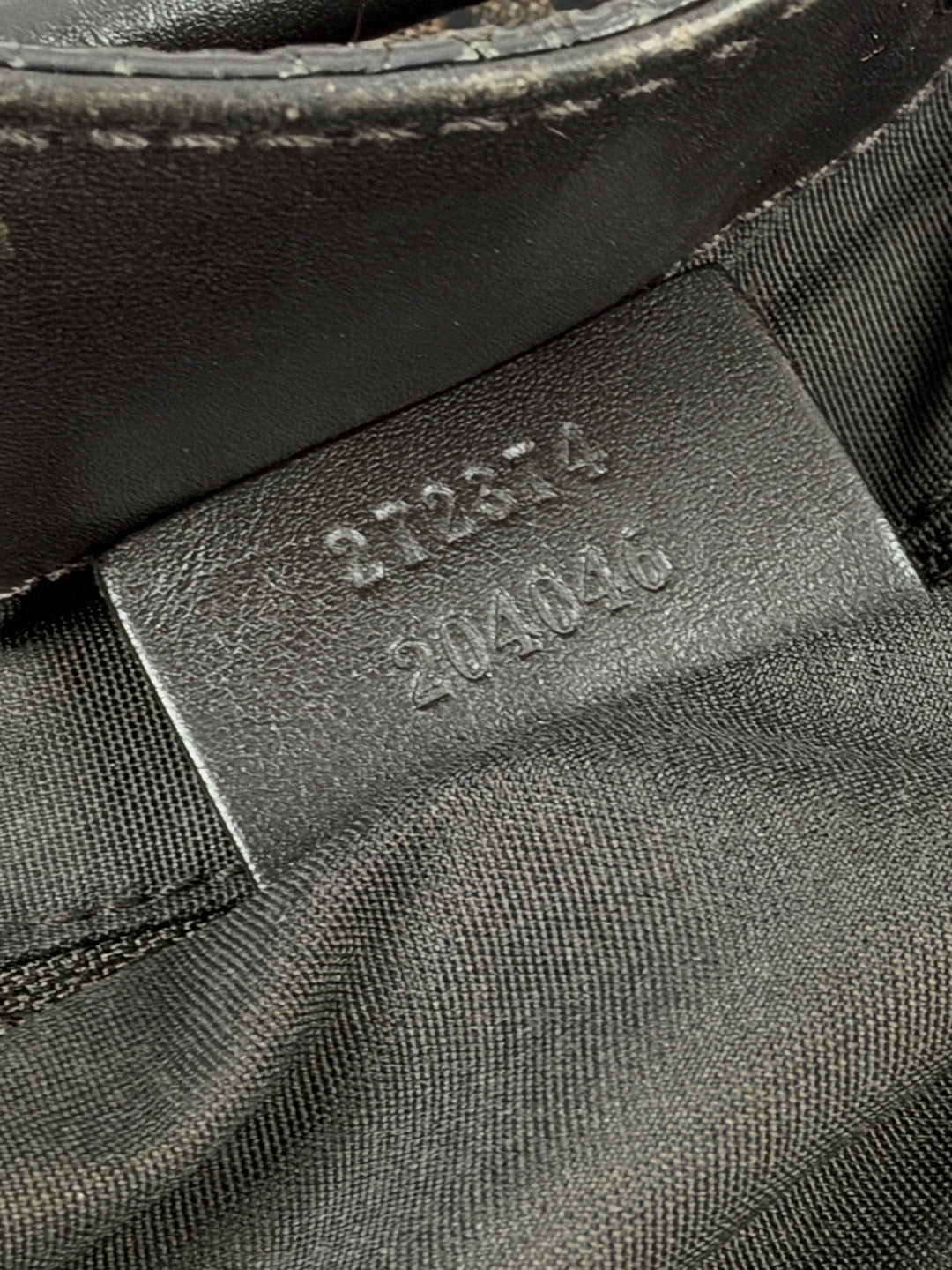 Gucci GG Canvas Drawstring Bucket Shoulder Bag in Braun/Schwarz, Detailansicht 14