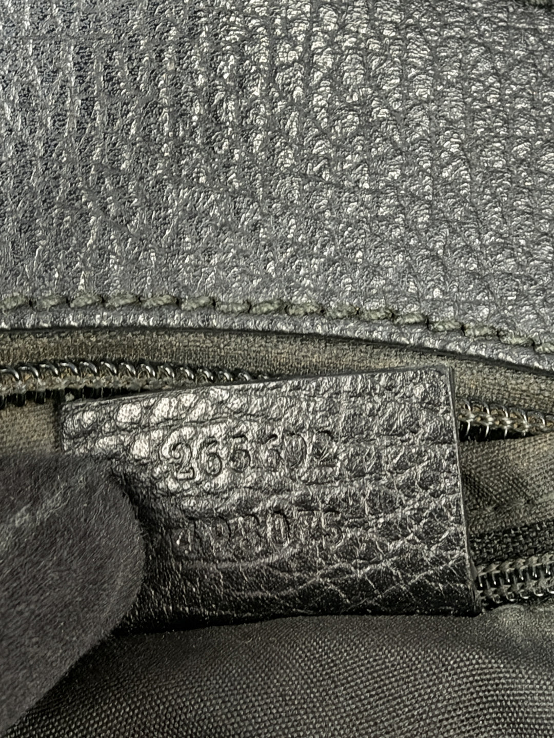 Gucci Abbey D-Ring Small Hobo Shoulder Bag in Anthrazit/Dunkelgrau, Detailansicht 17