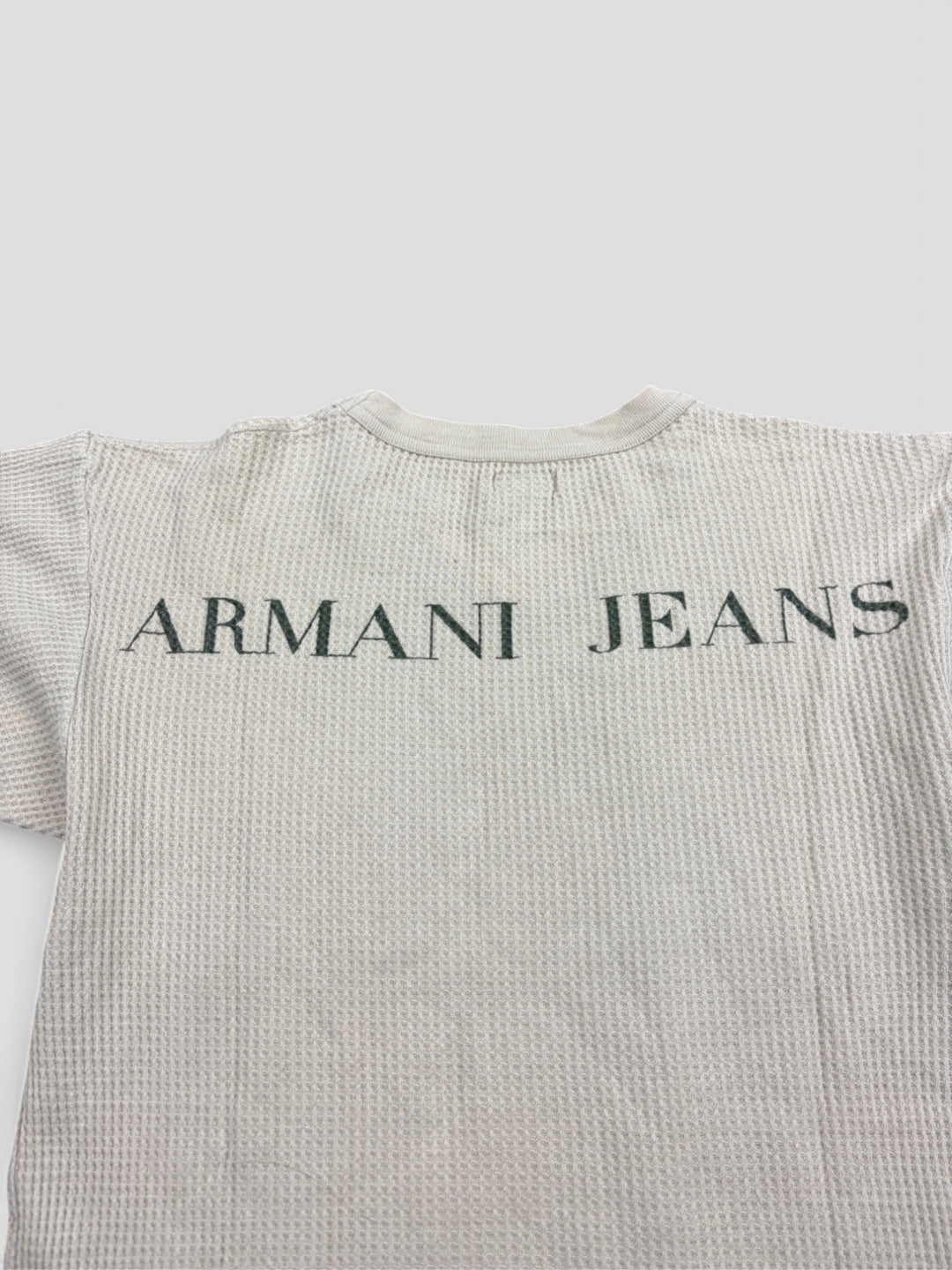 Armani Jeans Waffle Strickpullover Creme mit großem „AJ“-Logo, einzigartiger Second-Hand Strickpullover

