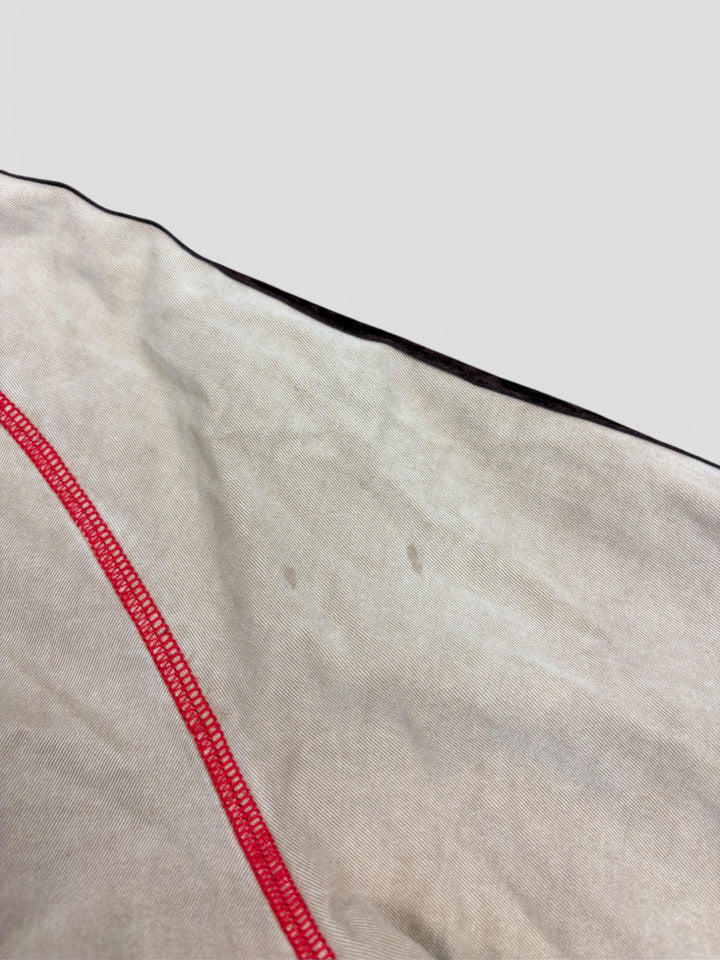 D&G Tennisjacke Grau mit Roten Details und Tennis-Logo, sportlich-elegante Jacke, Dolce & Gabbana Vintage Style

