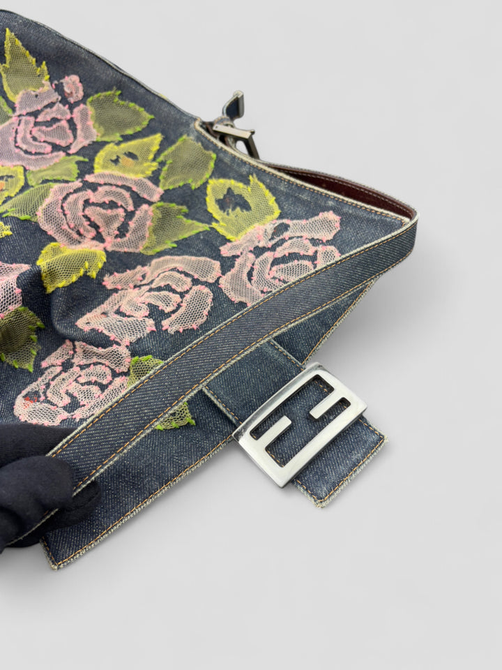 Fendi Mamma Denim Flower Tasche mit floralen Applikationen und Magnetverschluss, Fendi Mamma Denim Flower Bag with floral applications and magnetic closure