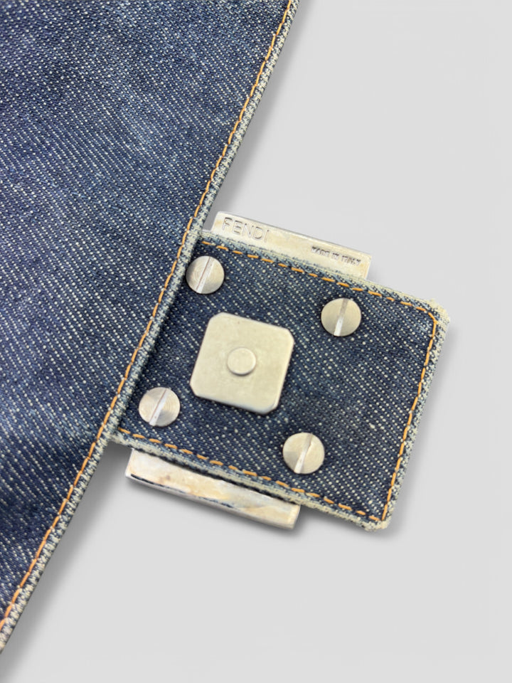 Fendi Mamma Denim Flower Tasche mit floralen Applikationen und Magnetverschluss, Fendi Mamma Denim Flower Bag with floral applications and magnetic closure