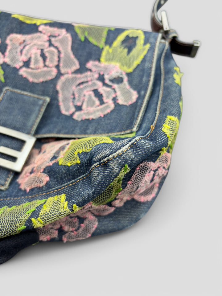 Fendi Mamma Denim Flower Tasche mit floralen Applikationen und Magnetverschluss, Fendi Mamma Denim Flower Bag with floral applications and magnetic closure