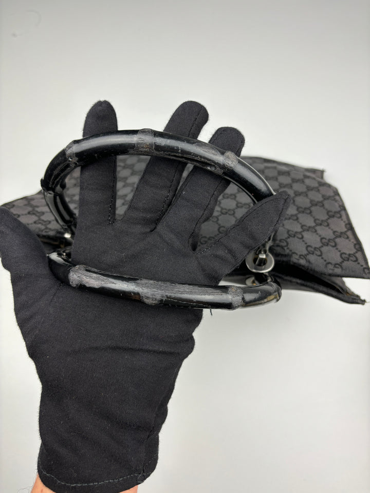Gucci Bamboo Tasche aus GG-Canvas in Schwarz mit ikonischen Bambusgriffen und luxuriösem Design