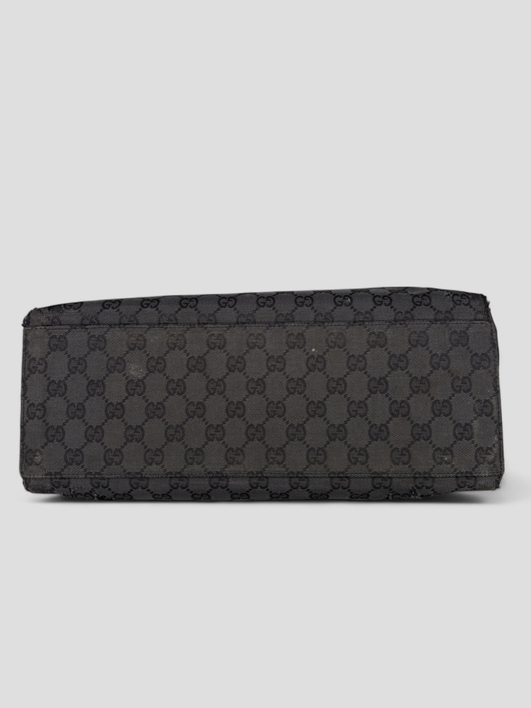 Gucci Bamboo Tasche aus GG-Canvas in Schwarz mit ikonischen Bambusgriffen und luxuriösem Design