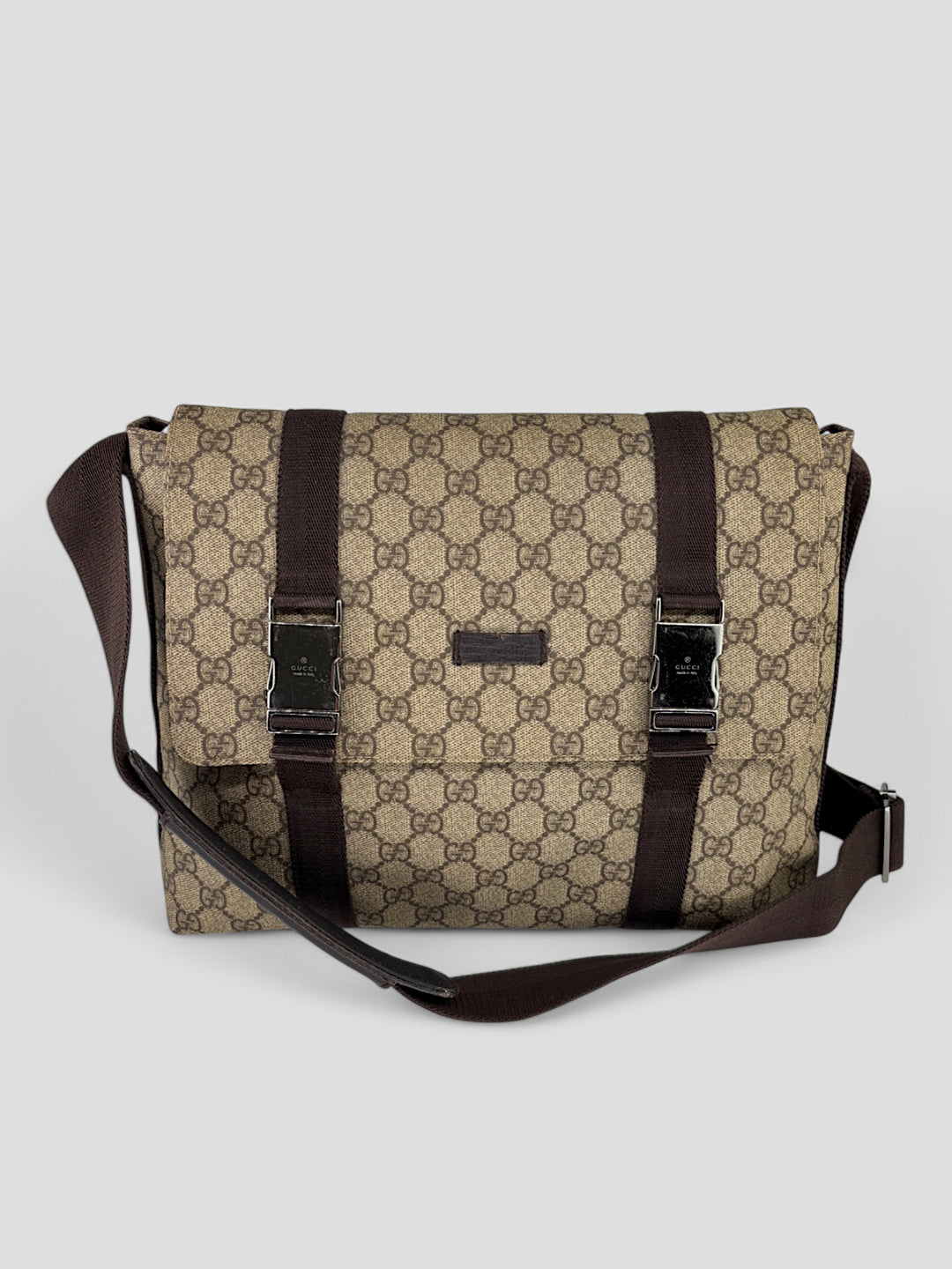 Gucci Double Clip Umhängetasche aus Monogramm-Canvas mit Clip-Verschlüssen und verstellbarem Schultergur