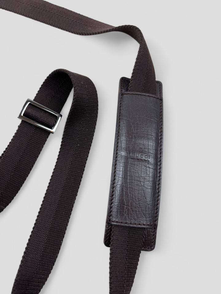 Gucci Herren Sidebag aus GG-Canvas mit braunen Lederdetails und verstellbarem Schultergurt