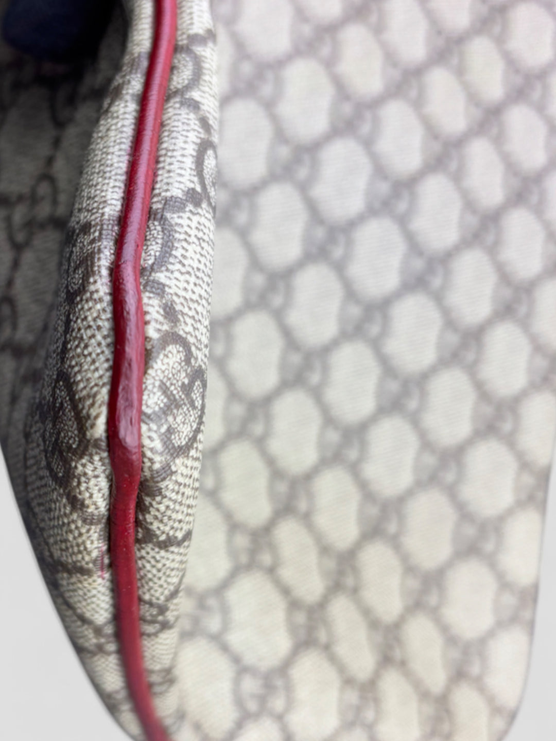Gucci Shopper aus beigem Monogramm-Canvas mit bordeauxroten Lederdetails, Gucci shopper beige-bordeaux