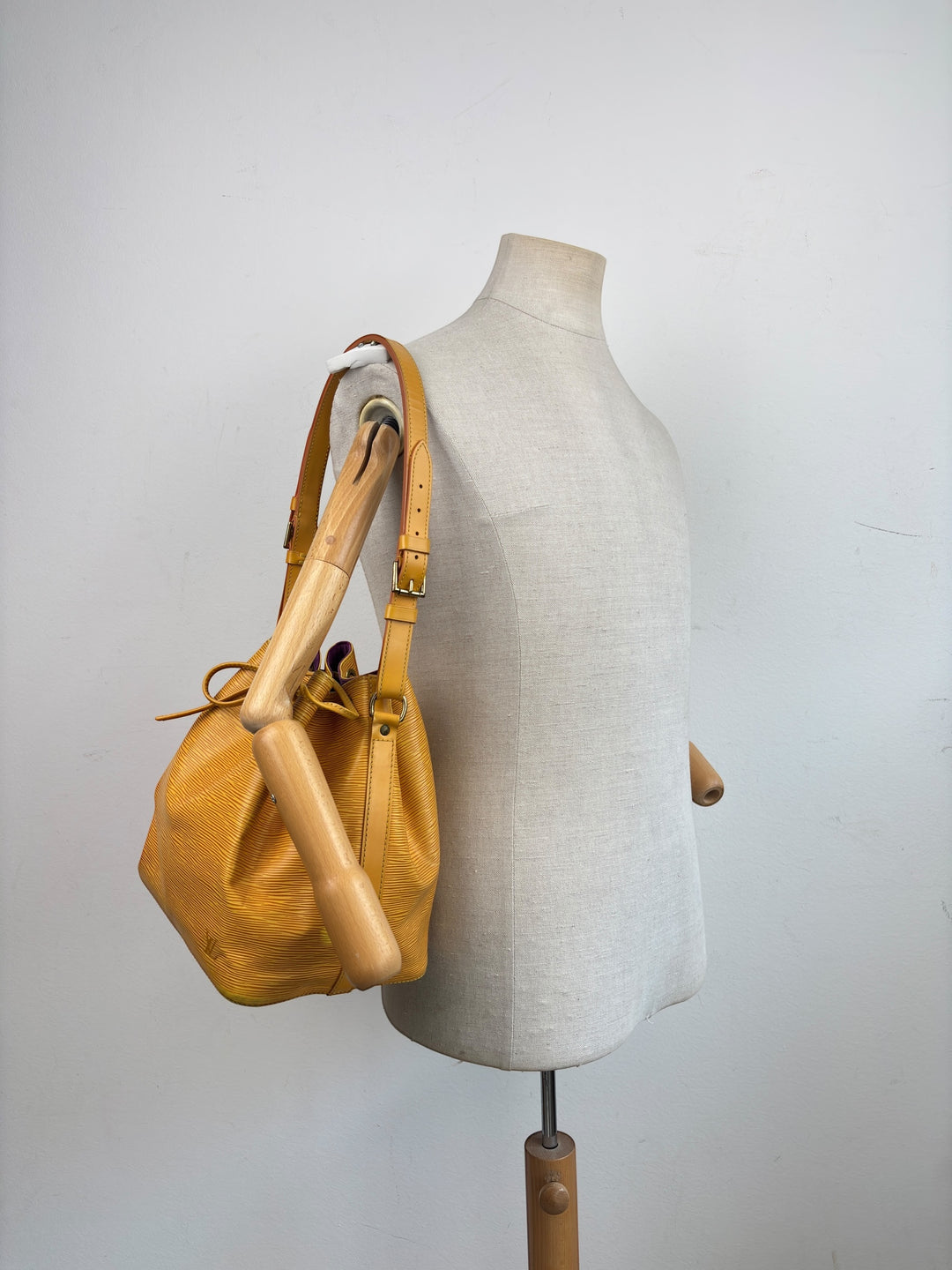 Louis Vuitton Sack Noé PM Petit Epi Leather Shoulder-Bag
