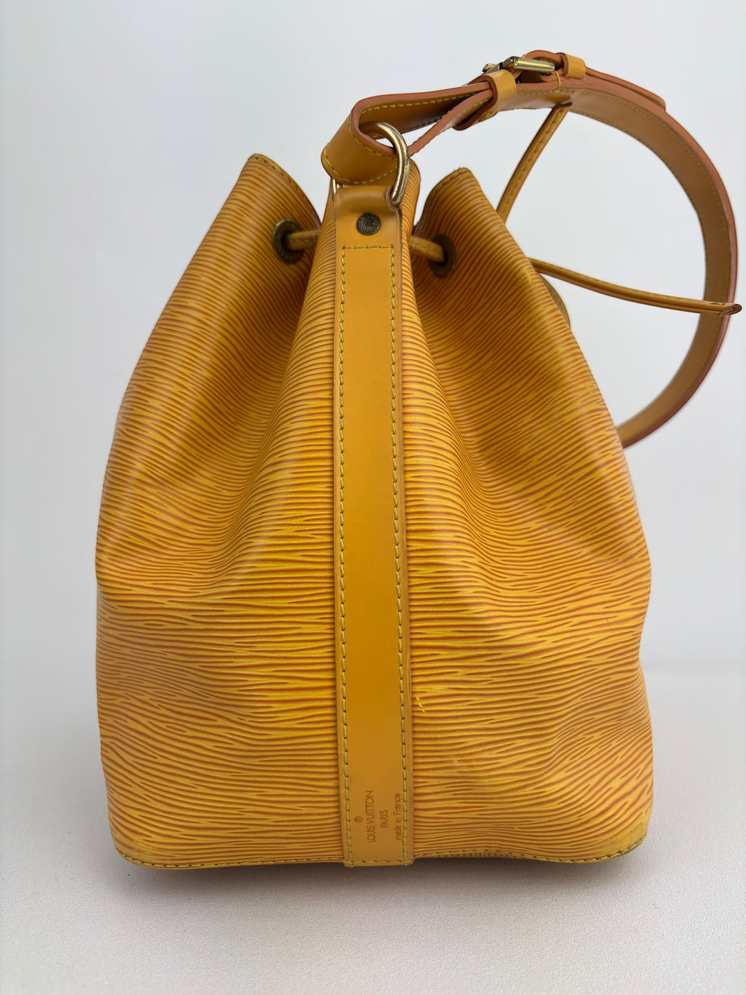 Louis Vuitton Sack Noé PM Petit Epi Leather Shoulder-Bag