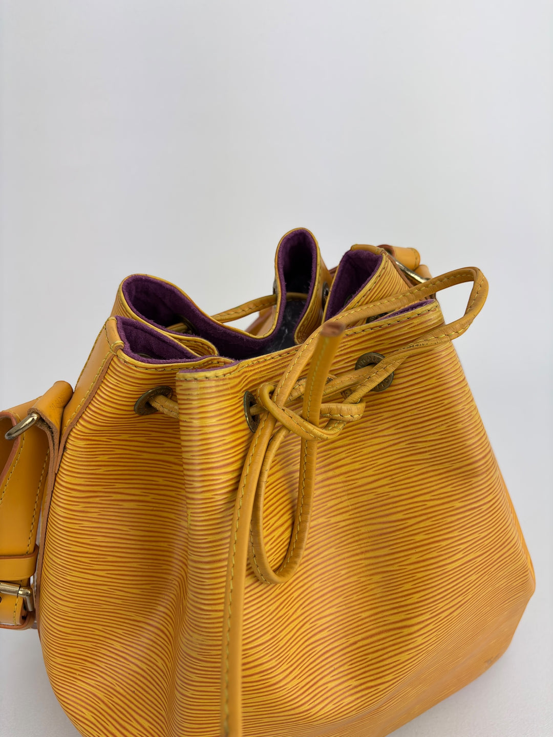 Louis Vuitton Sack Noé PM Petit Epi Leather Shoulder-Bag