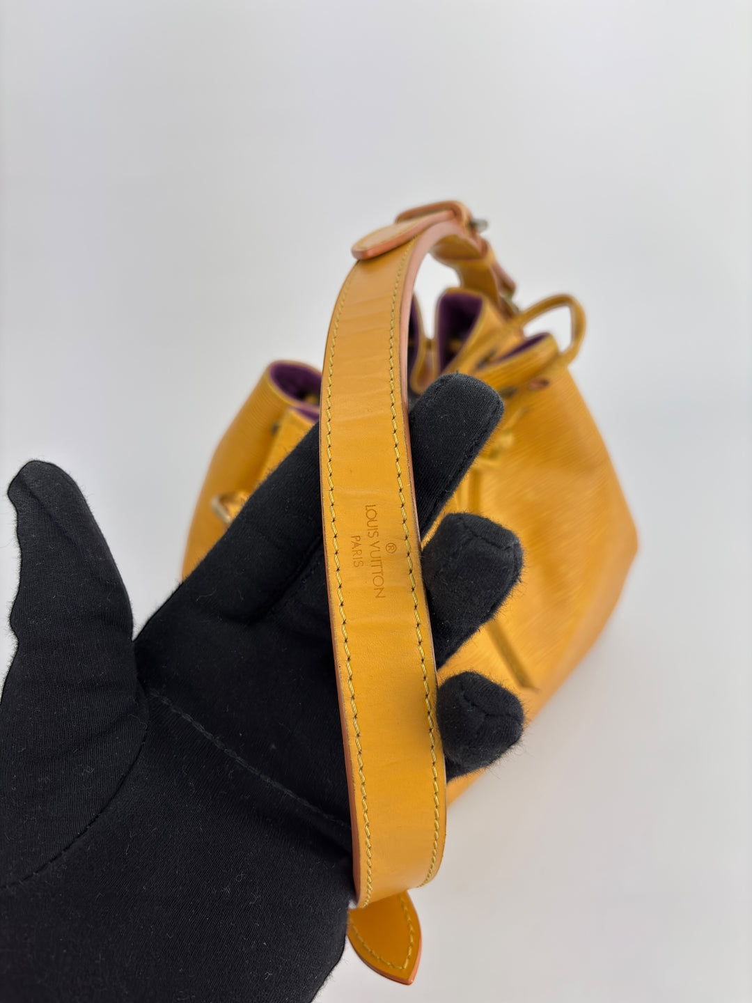 Louis Vuitton Sack Noé PM Petit Epi Leather Shoulder-Bag