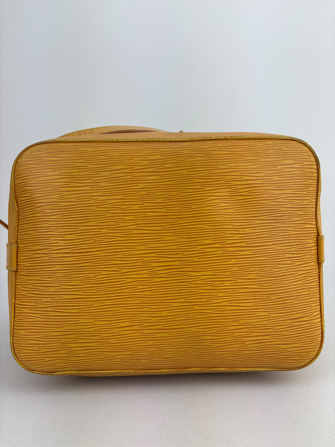 Louis Vuitton Sack Noé PM Petit Epi Leather Shoulder-Bag