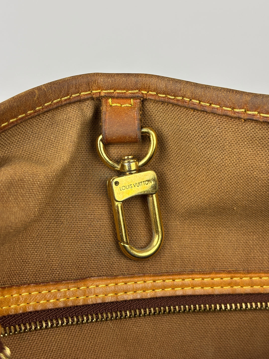 Louis Vuitton Batignolles Horizontal Monogram Shoulder Bag in Braun, Ansicht 18