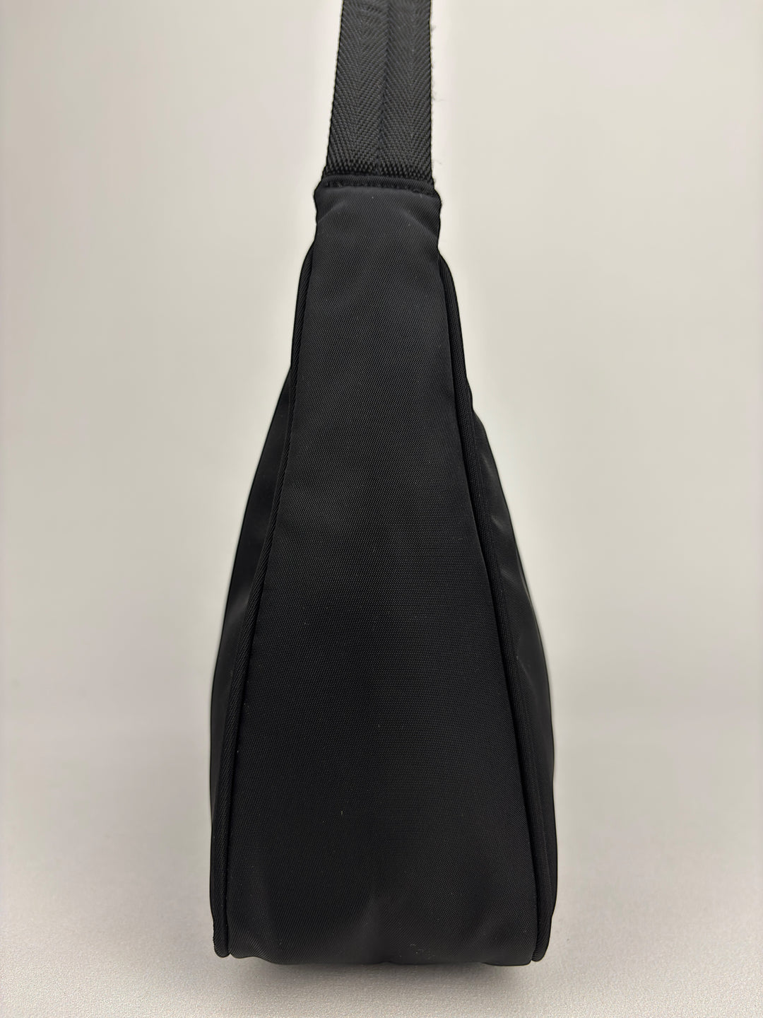 Prada Re-Edition 2000 Nylon Mini Hobo-Bag