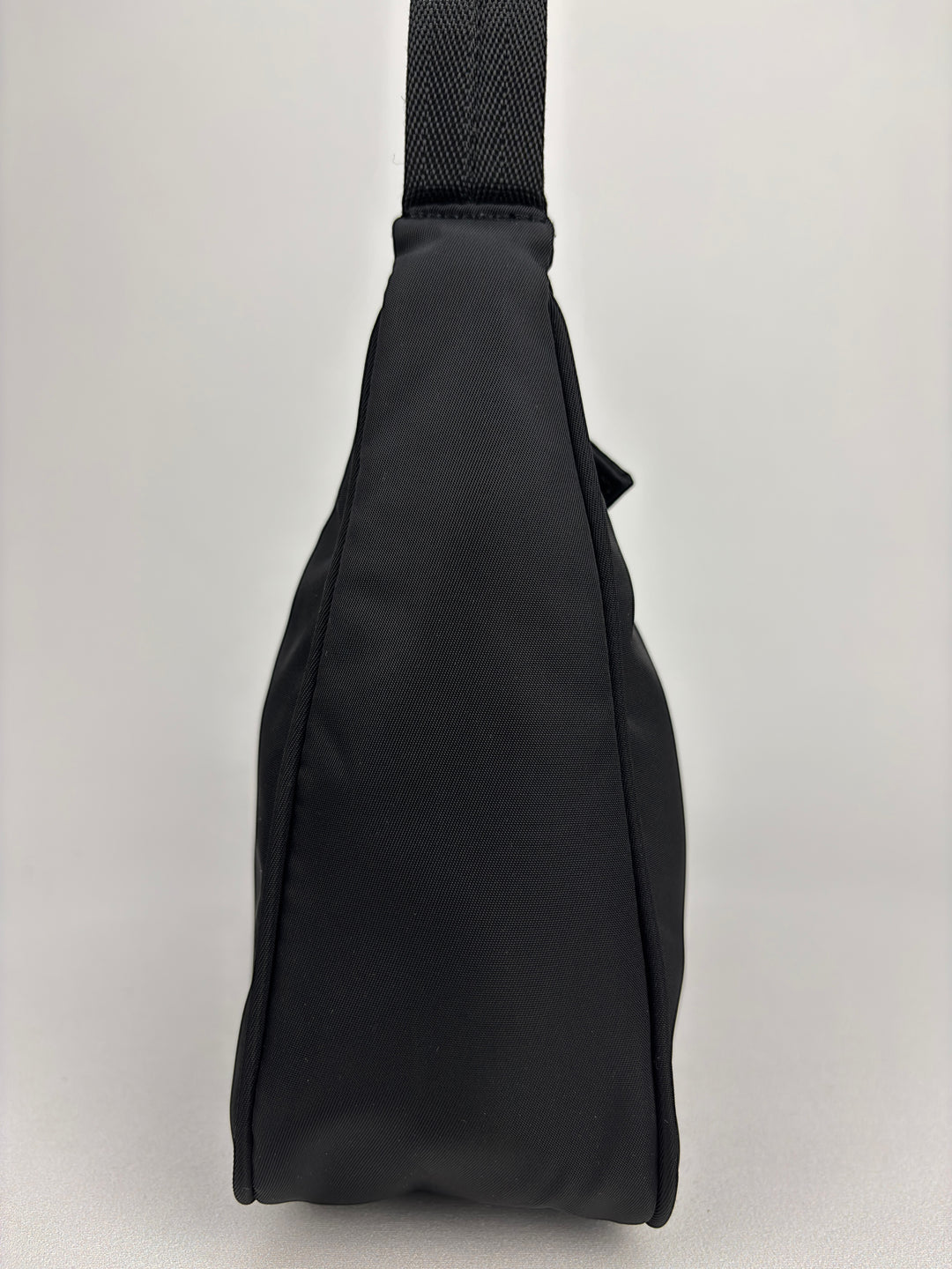 Prada Re-Edition 2000 Nylon Mini Hobo-Bag