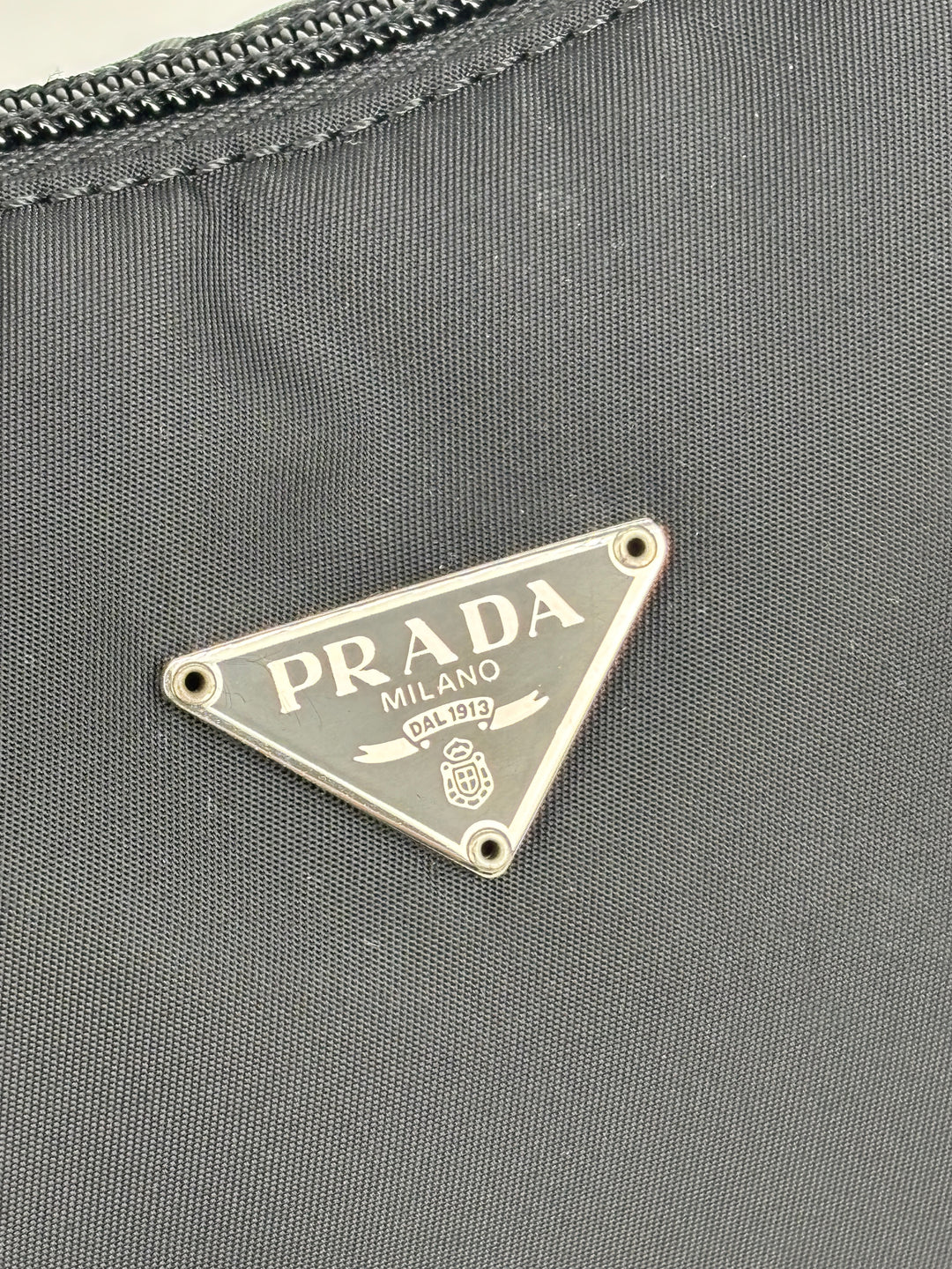 Prada Re-Edition 2000 Nylon Mini Hobo-Bag