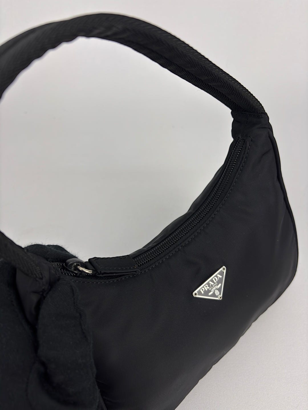 Prada Re-Edition 2000 Nylon Mini Hobo-Bag